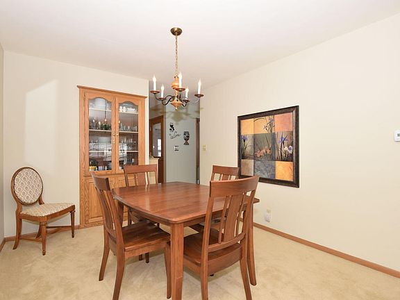 5th image of 366 Vista View Dr