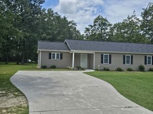 5886 River Rd, Washington, NC 27889