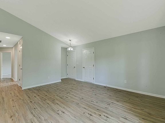 4th image of 1856 Candlewood Dr