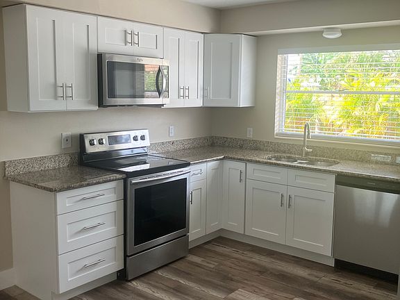 5th image of 4324 Pompano Ln