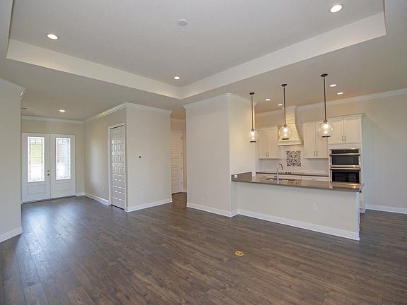 3rd image of 4705 Saint James Ave