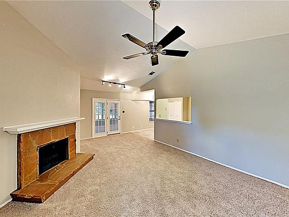 3rd image of 5511 Heathercrest Dr
