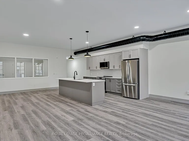380 George St N #1B — Photo 1