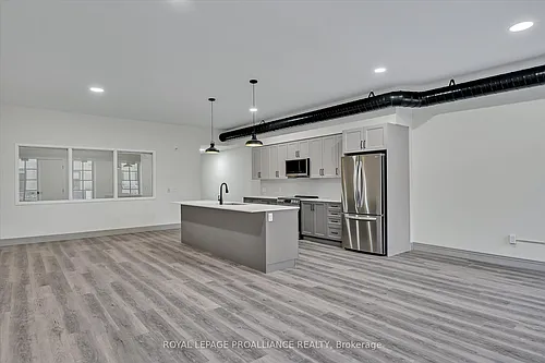 380 George St N #1B Photo 1