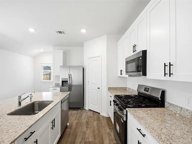 3014 Liams Tower Ln — Photo 7