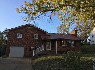 3 Hambrick Rd, Nitro, WV 25143