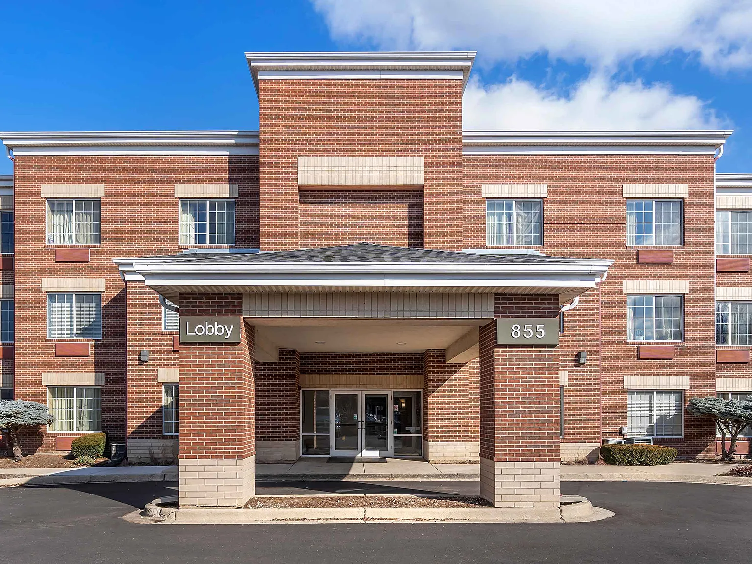 Chicago - Westmont - Oak Brook — Photo 1