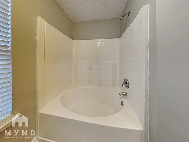 11527 Stewarts Crossing Dr — Photo 16