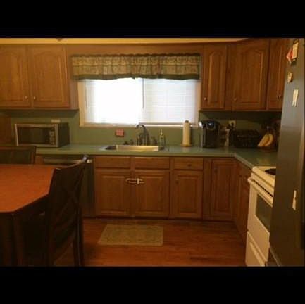 2nd image of 228 W Bertsch St
