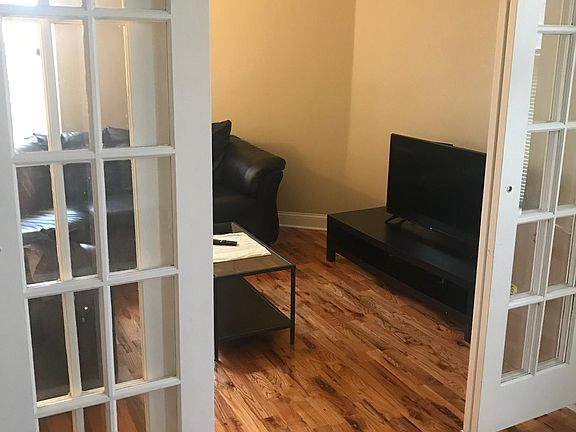3rd image of 2500 N Ashland Ave #2