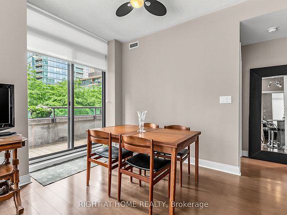 4th image of 18 Yorkville Ave #305