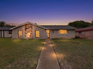 821 Cherry Hills Dr, Lancaster, TX 75134