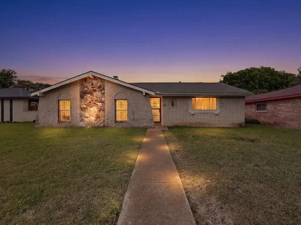 821 Cherry Hills Dr, Lancaster, TX 75134