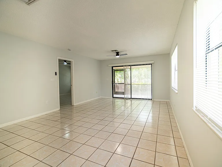 5254 Treetops Dr — Photo 15