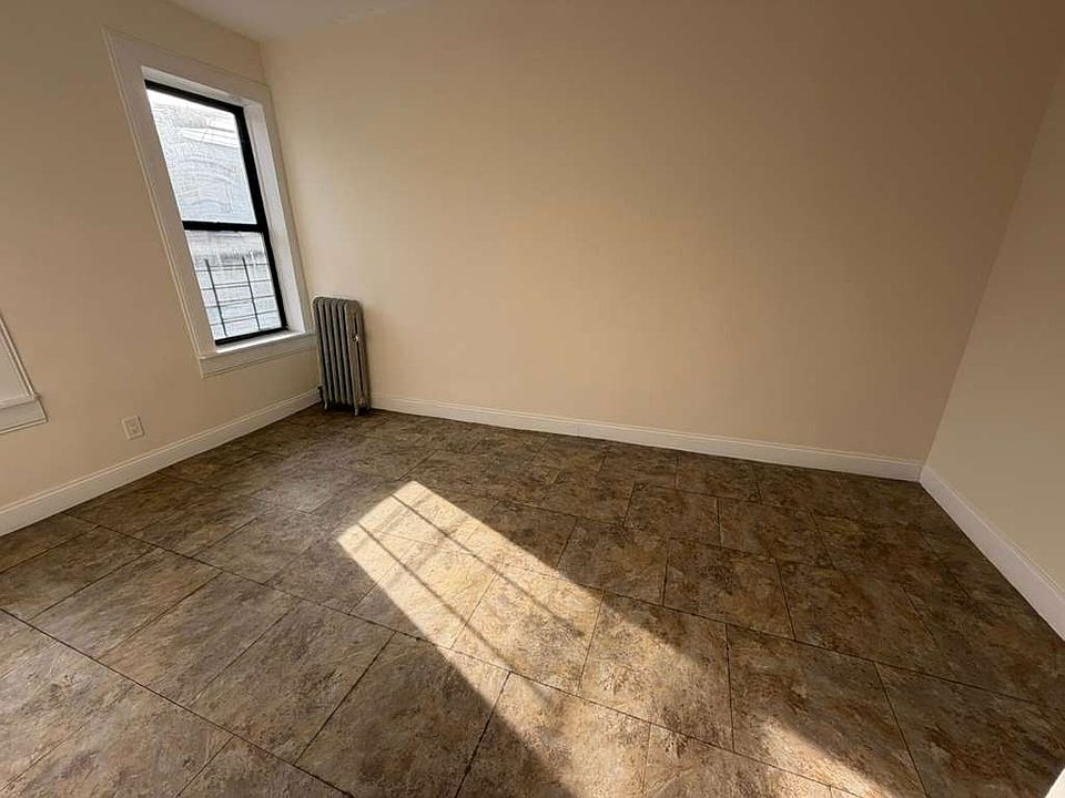 1st image of 3291 Hull Ave APT 3