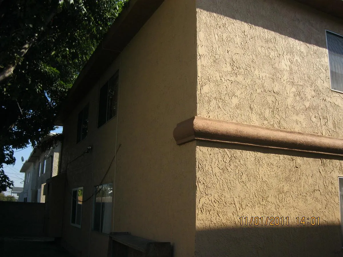 2 bed, 1.5 bath, 850 sqft, $1,995 — Photo 2