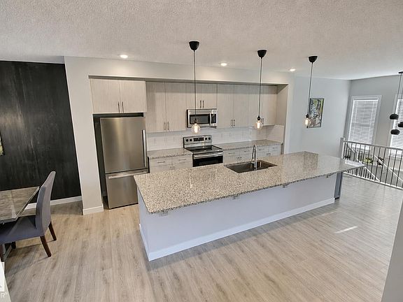 4th image of 17455 77th St NW