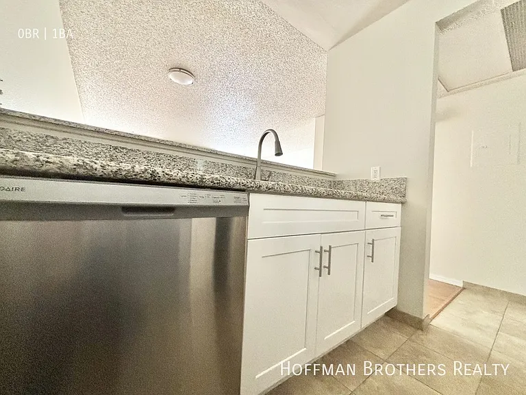 1225 N Cherokee Ave #108 — Photo 4