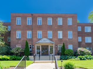 869 Farmington Ave APT 203, West Hartford, CT 06119