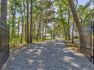 402 Shoreline Dr, Freeport, FL 32439