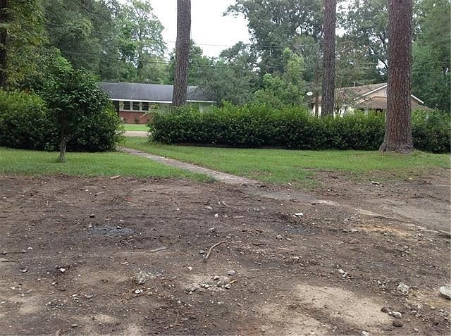 2nd image of 800 E Illinois Ave