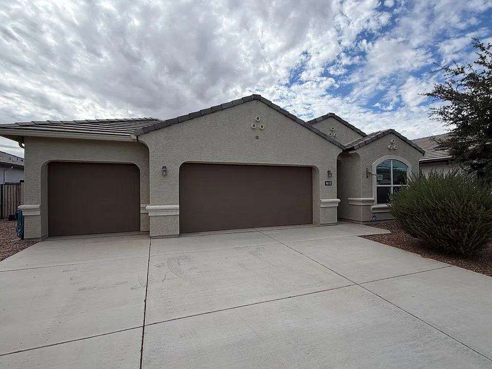 4613 W Dill Ave