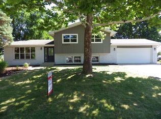 23807 Cottonwood Ln, Minooka, IL 60447