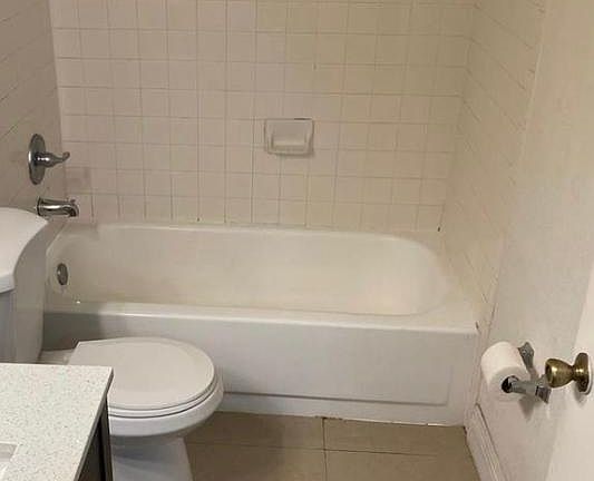 4th image of 8216 Lake Dr