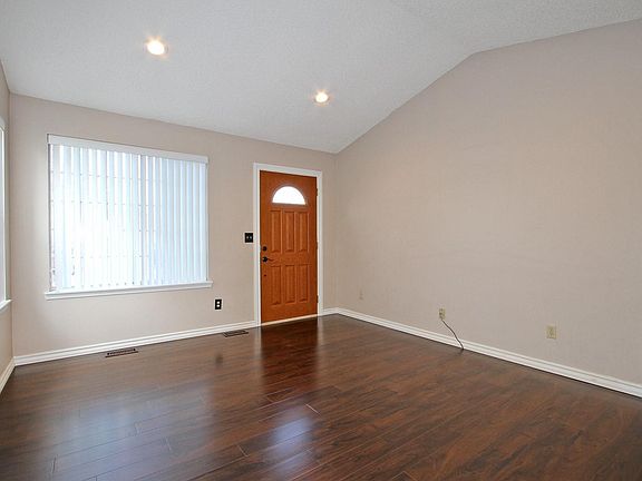5th image of 12029 Newport Dr