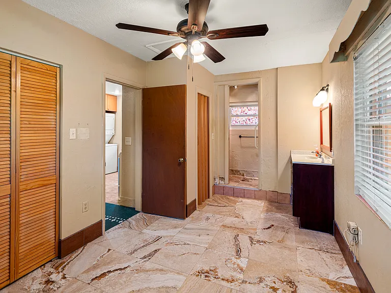 5709 Lake Le Clare Rd — Photo 11