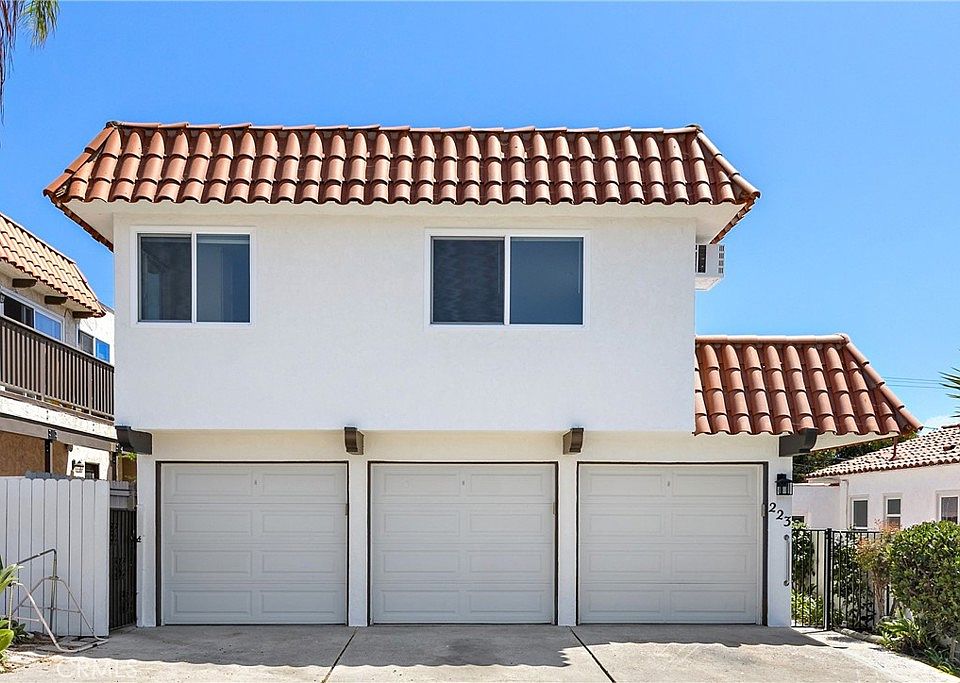 1st image of 223 Avenida Victoria
