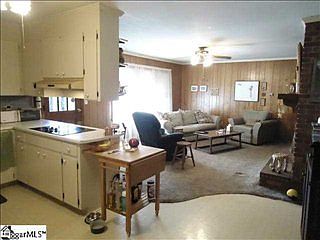 5th image of 122 Holgate Dr