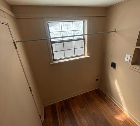 2nd image of 1021 Griffin St