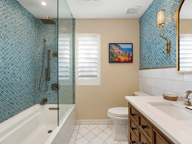 372 W Amoroso Dr — Photo 84