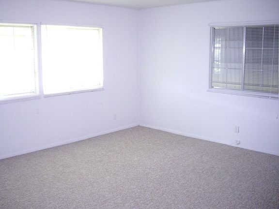 5th image of 527 Kimberly Cir