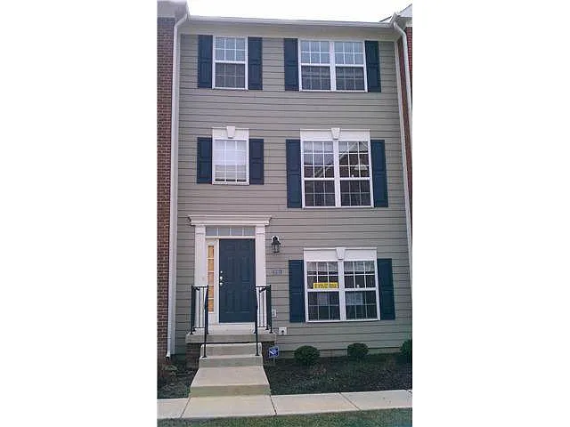 9092 Teaneck Dr photo 1