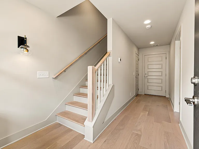 408 Hudson Way — Photo 19
