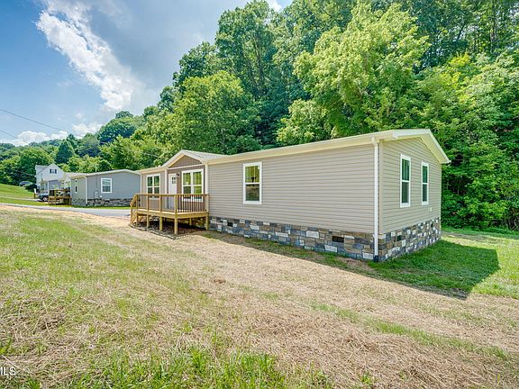 3rd image of 876 Bell Ridge Rd