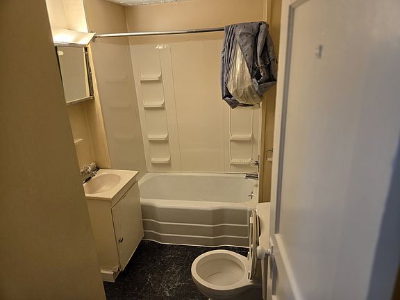 2nd image of 2109 North Ave #2109