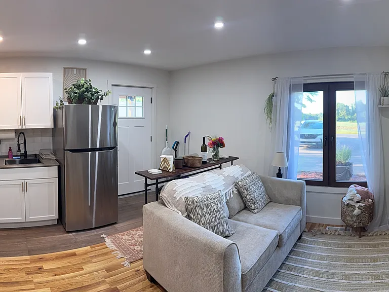 20 Reservoir Rd #B — Photo 5