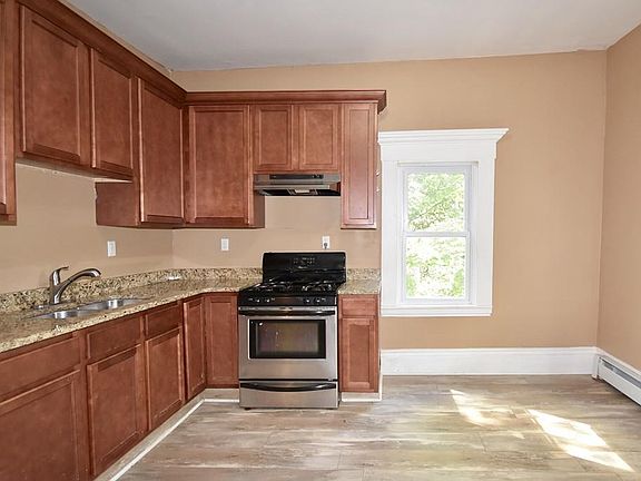 4th image of 60 Thomas St