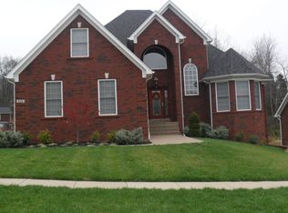 620 Chieftain Dr, Fairdale, KY 40118