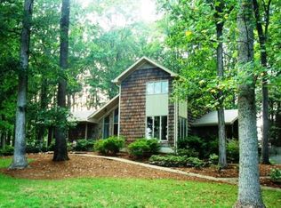 201 Walton Dr, Appomattox, VA 24522