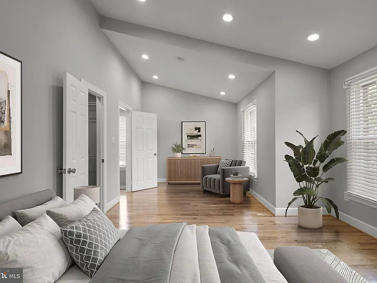 10 Loganwood Ct — Photo 17
