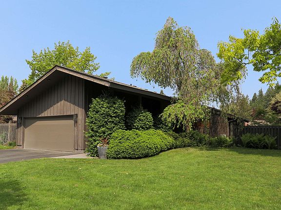 2nd image of 1827 E Rockwood Blvd #1
