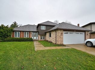 8301 Tower Rd, Willow Springs, IL 60480