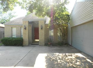 2302 Gray Falls Dr, Houston, TX 77077