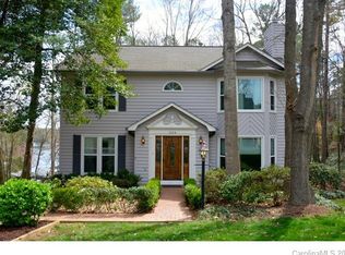 1124 Molokai Dr, Tega Cay, SC 29708