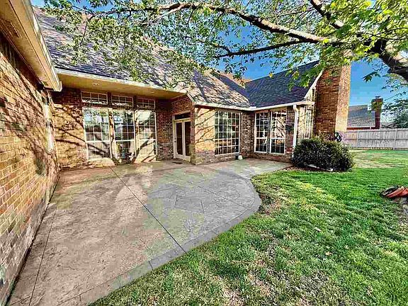 2nd image of 1408 Academy Rd