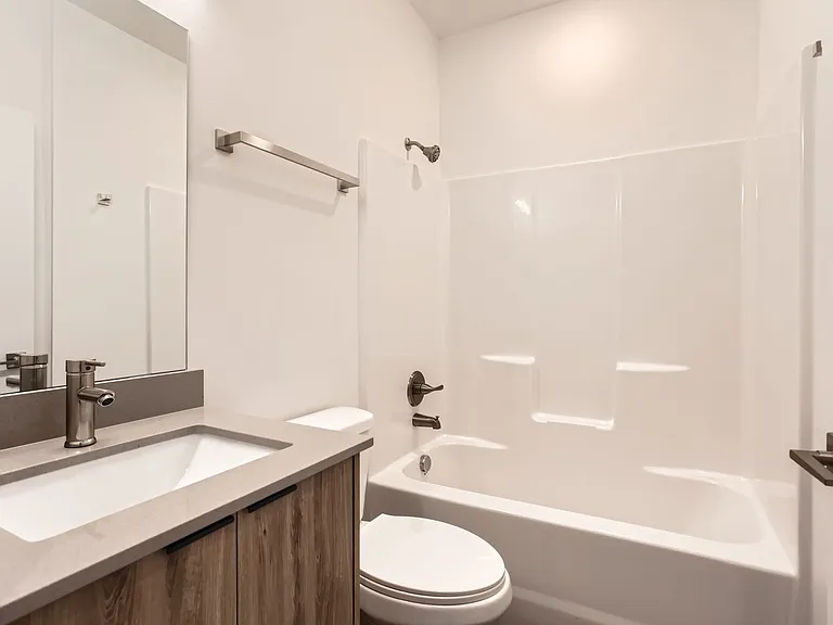 11 NE 55th Ave #201 — Photo 1